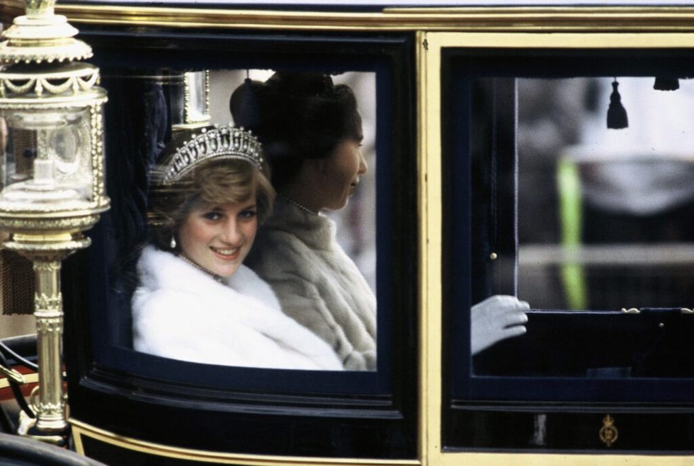 Princess-Diana-driving-to her-wedding