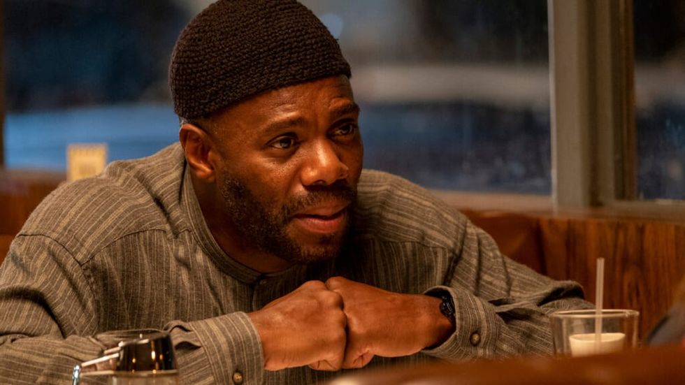 Ali in Euphoria at a cafe