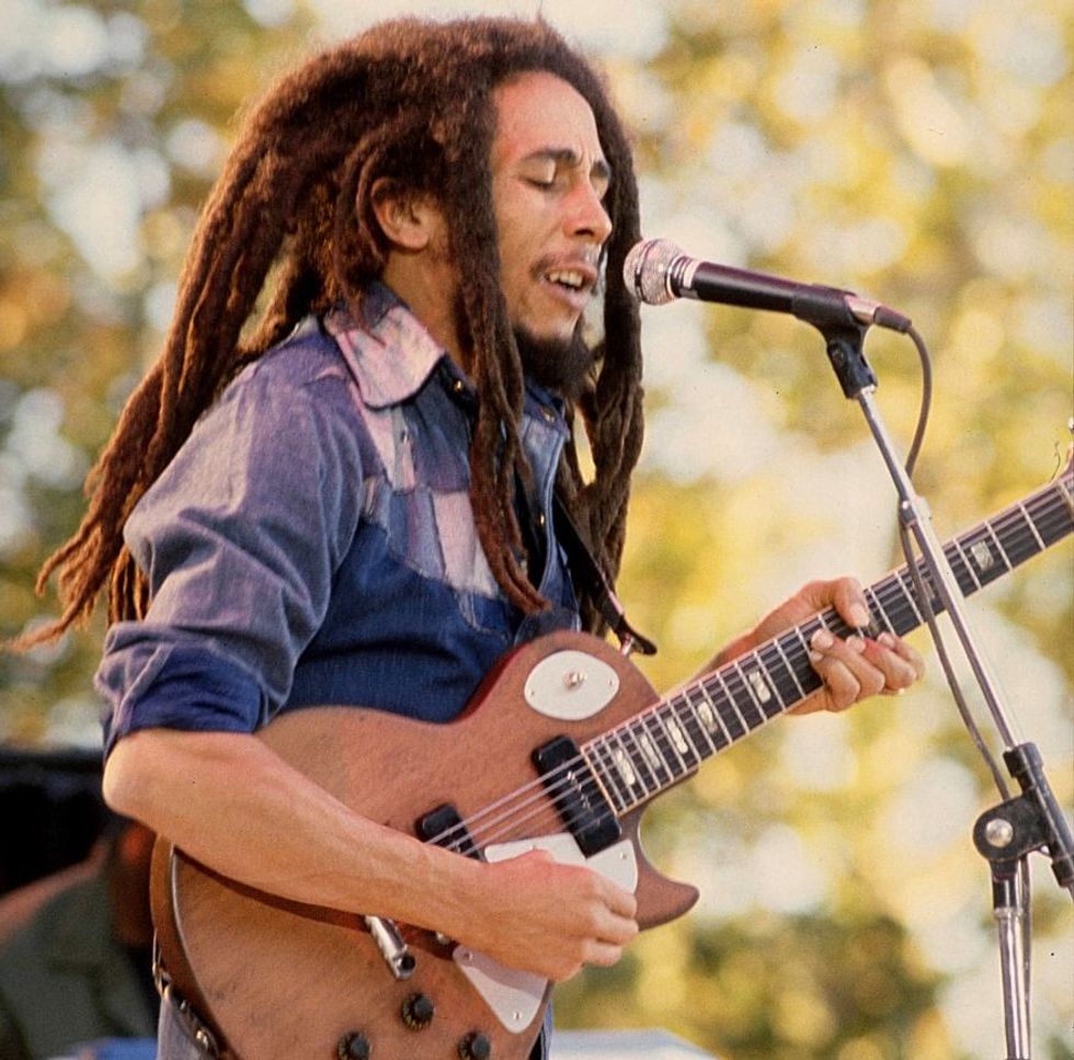 bob-marley-with-a-guitar
