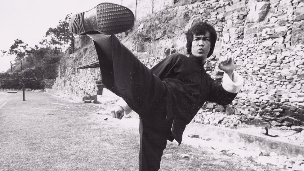 Top 20 Most Inspiring Bruce Lee Quotes to Combat Self-Doubt