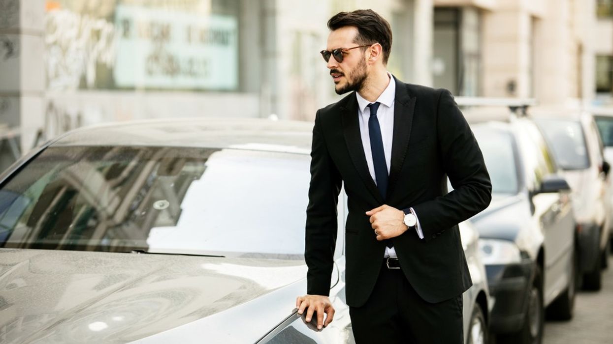 Super Charismatic People Do These 5 Things Everywhere They Go