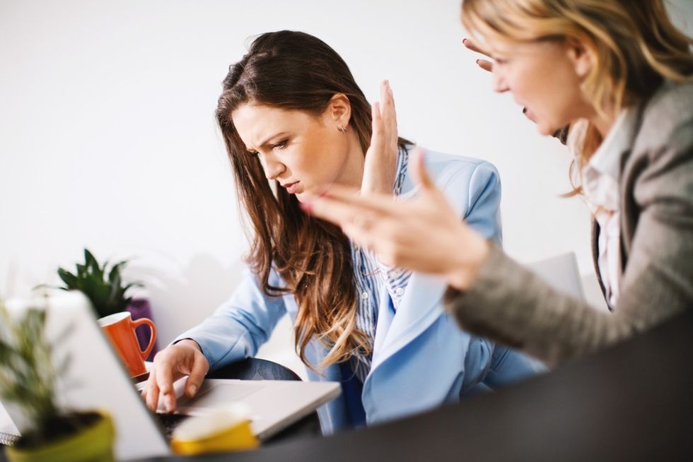 businesswomen-office-argument