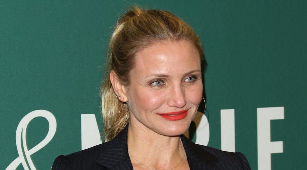Cameron Diaz Signs Her New Book