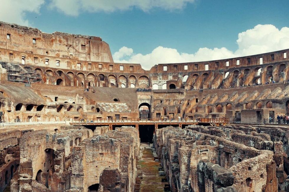 Colosseum inside optimized 3 1100x733