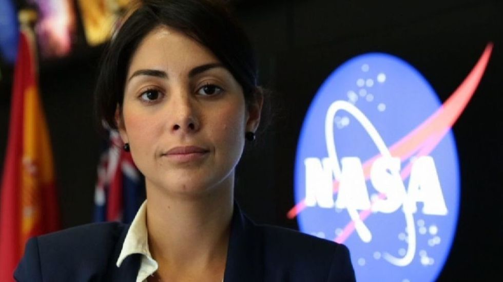 She Couldn't Speak English And Only Had $300 - Today, She Took NASA To Mars