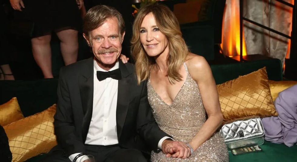 Felicity Huffman William H Macy posing at Oscars.