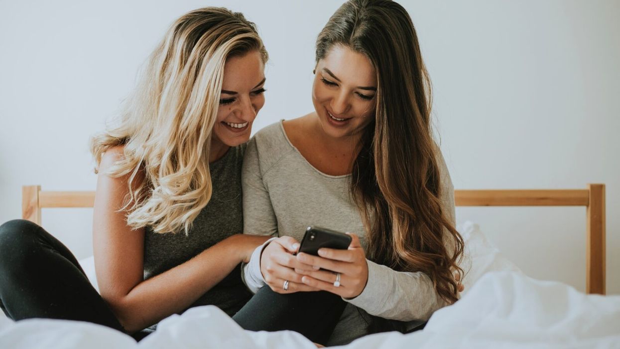 20 Goodnight Texts to Send to the One You Love