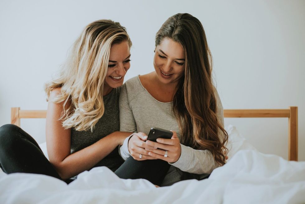 20 Goodnight Texts to Send to the One You Love