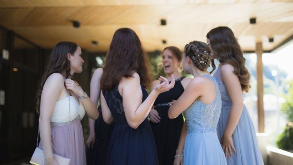 group of girls at prom