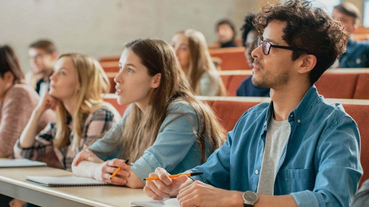 What Is Groupthink? How To Avoid This Common Bias