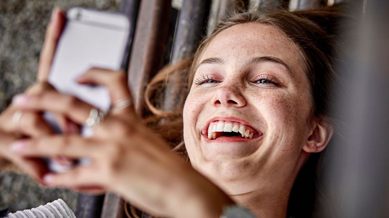 The 9 Best Things to Text or Say to Help Jump-Start Someone’s Day