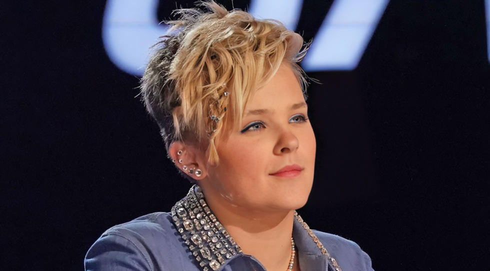 JoJo Siwa with new pixie-style haircut