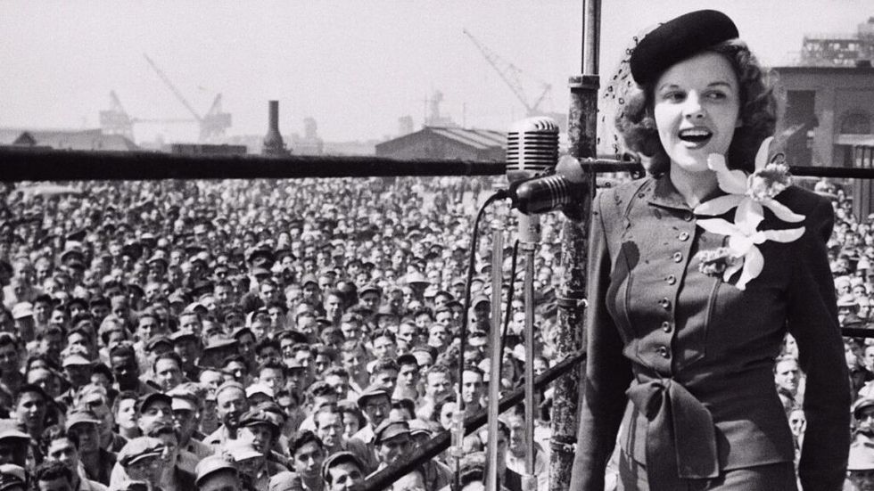 Judy Garland on stage