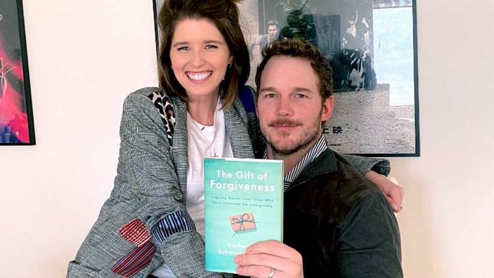 Katherine Schwarzenegger with her book and husband Chris Pratt