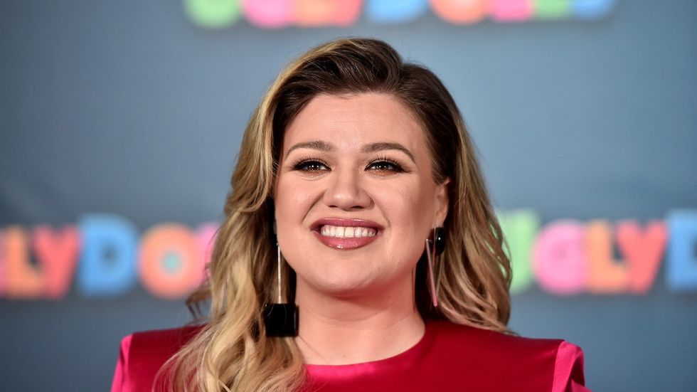 Kelly Clarkson's Ominous Advice To Her Younger Self Will Empower You In Your Relationships
