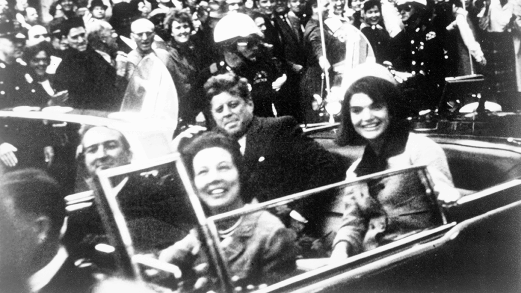 Kennedy motorcade in Dallas on Nov. 22, 1963 (Photo: Victor Hugo King, Library of Congress)