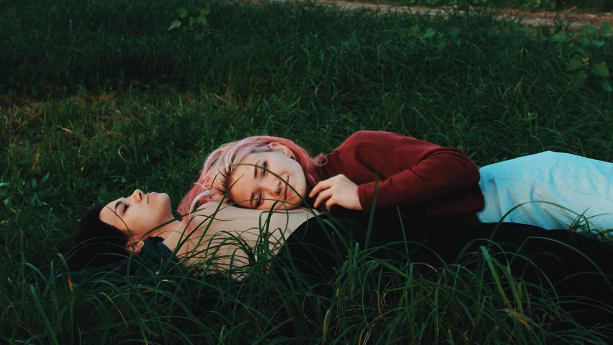 What Are The 5 Love Languages, How Do You Speak Them, And Which One Is Right For You?