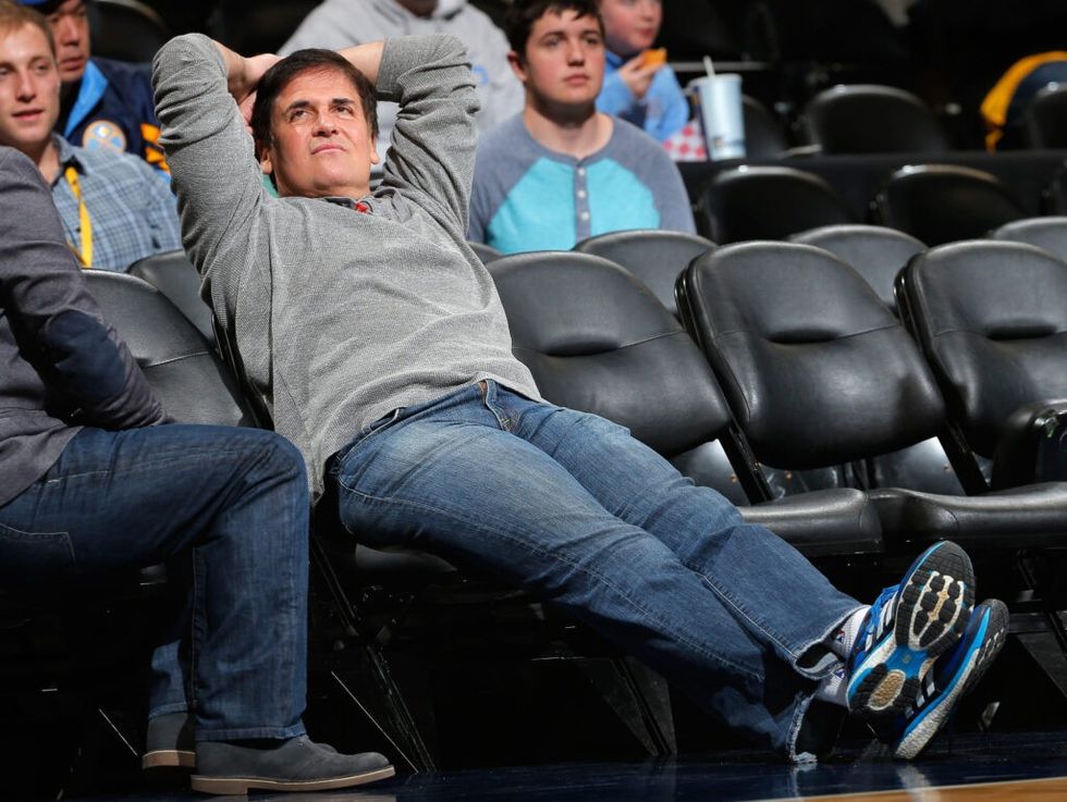 Mark-Cuban-on-bleechers