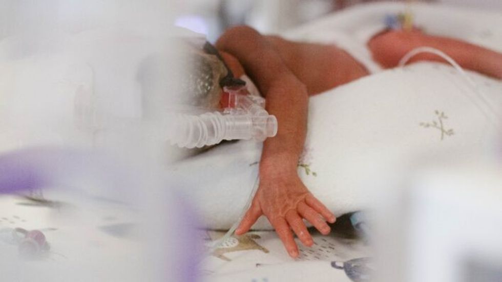 Mother gives birth quintuplets twelve children1 708x399