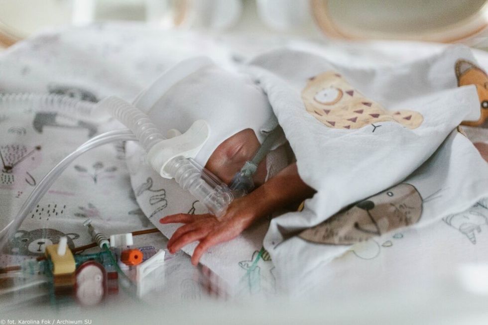 Mother gives birth quintuplets twelve children2 1100x733