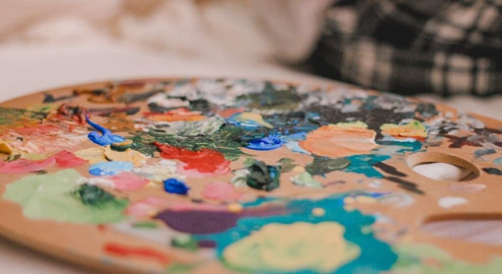 painters palette on bed