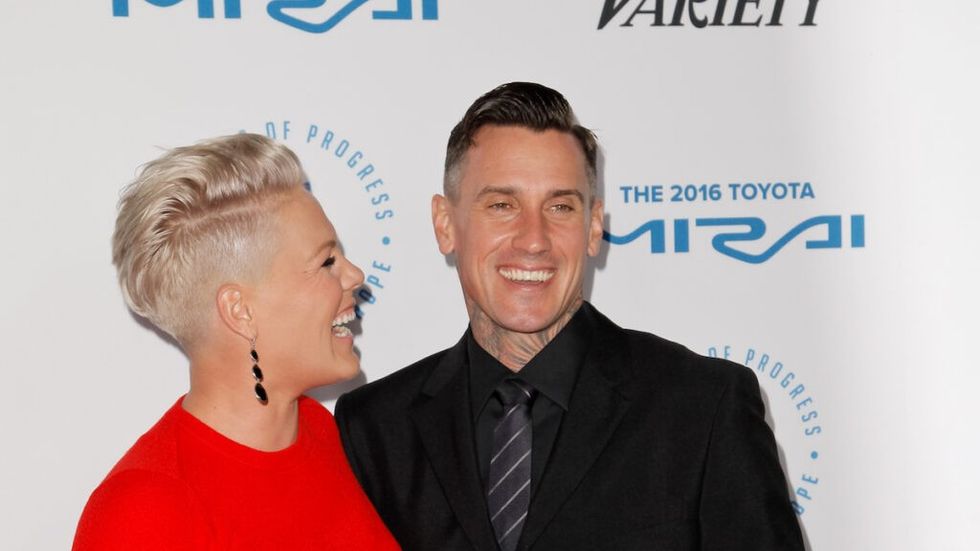 Pink and carey hart 1 1024x576
