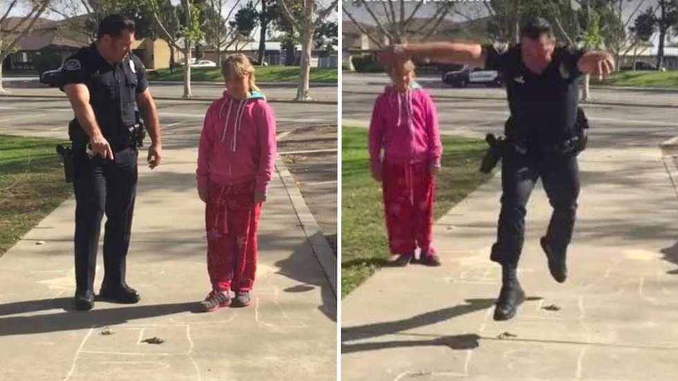 Police Officer Finds Homeless Woman Living in Her Car With 11-Year-Old - His Surprising Behavior Is Recorded by Passersby