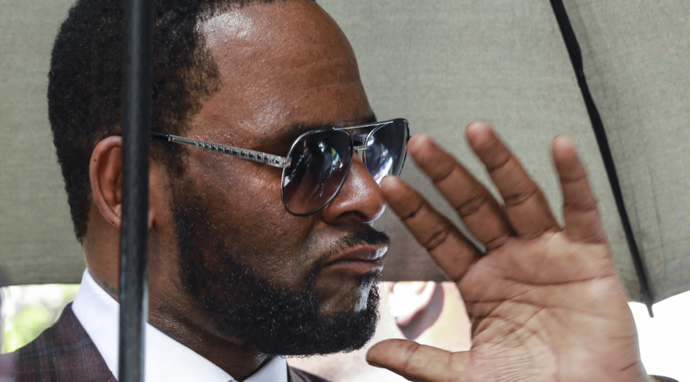 R Kelly outside of Court - Trial