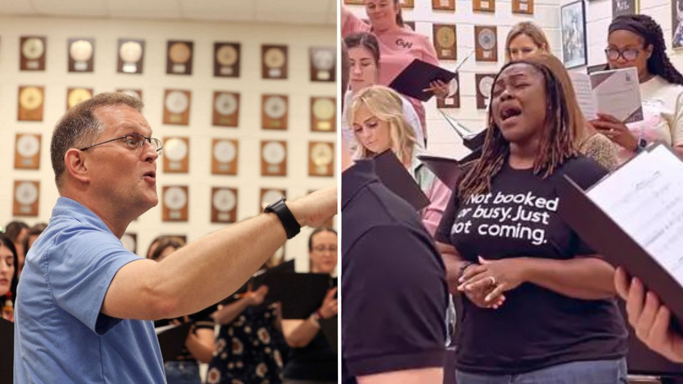 Retiring Choir Teacher Gathers Everyone He Taught Over the Past 30 Years for One Final Performance