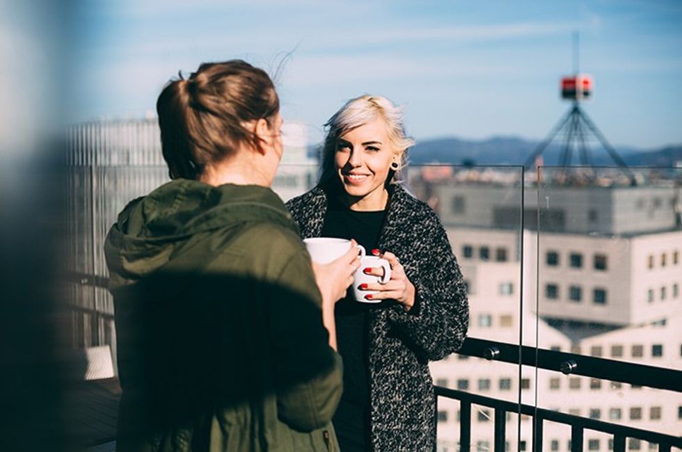 rooftop-girls-using-app-for-networking