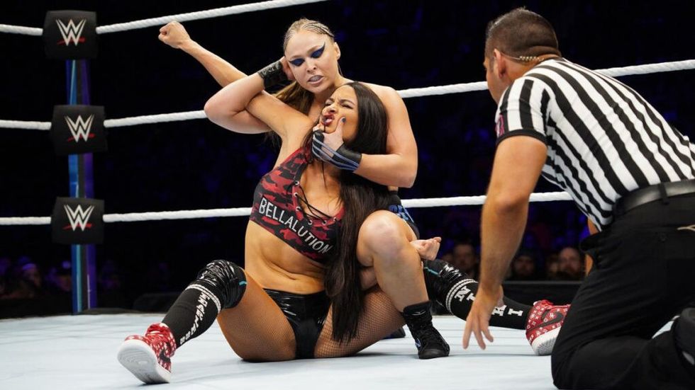 Rounda rousey vs nikki bella in the wwe 1 1024x576