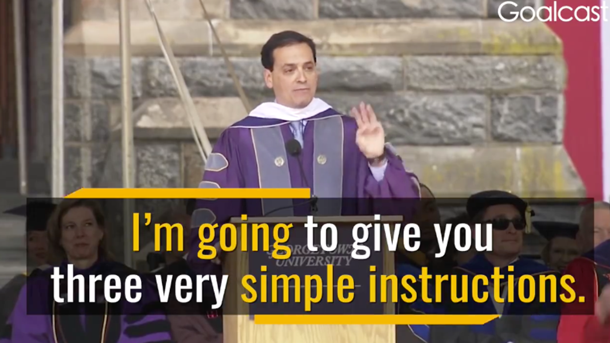 Daniel Pink: A 5-Second Experiment That Tells You How Powerful You Feel