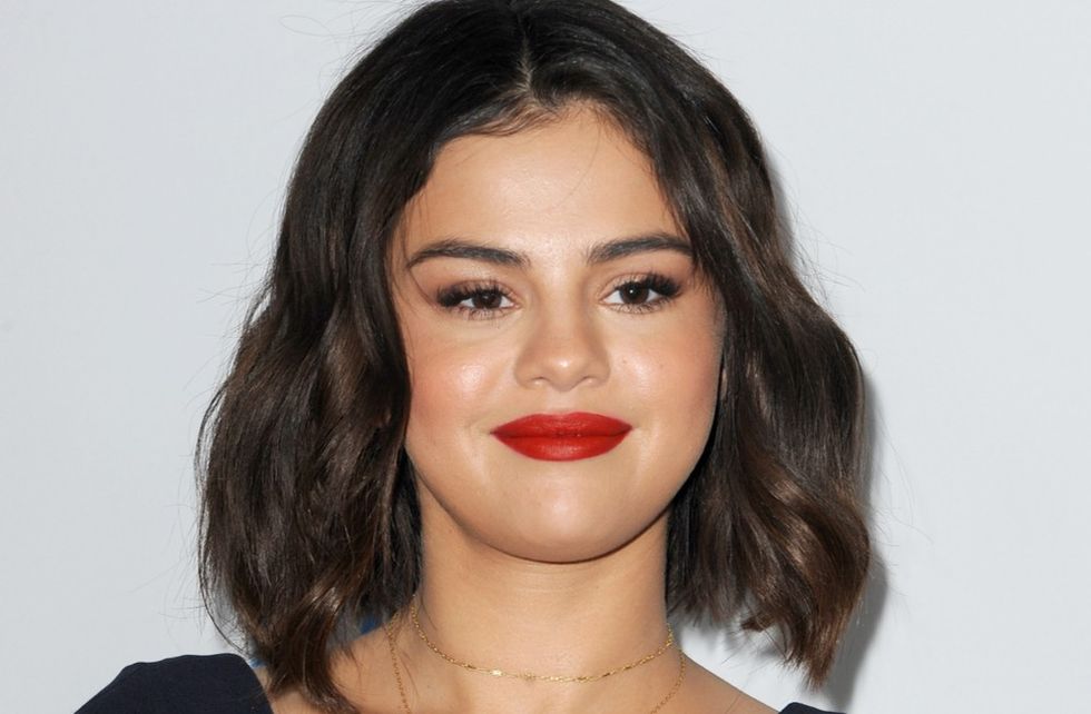 Selena Gomez Thanks Taylor Swift in Heartfelt Speech, Makes Us Want to Run and Hug Our Closest Friends