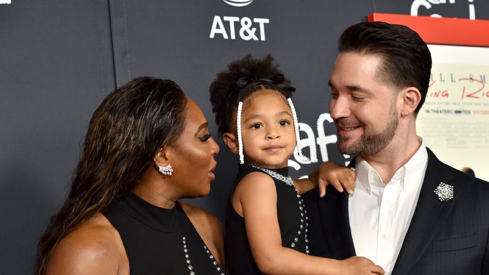 Serena williams alexis ohanian and daughter olympia 1024x576