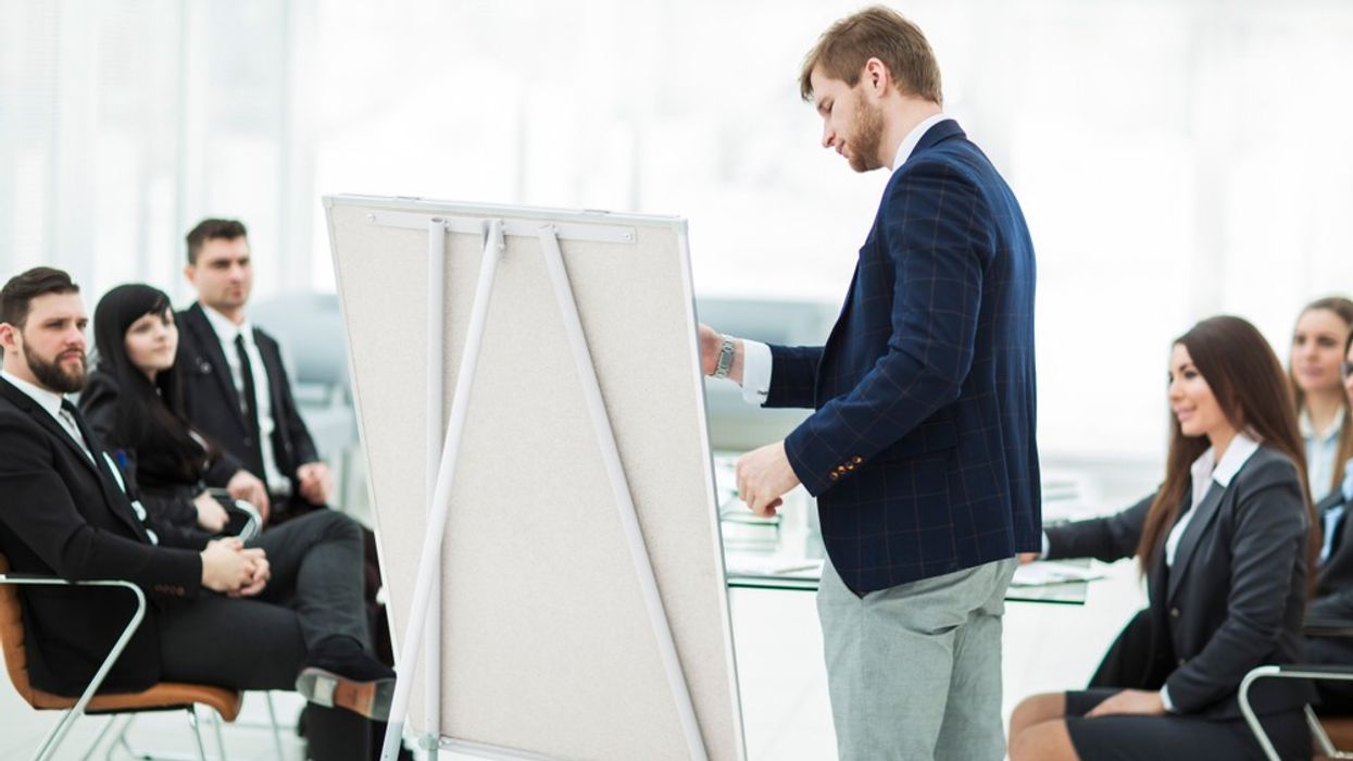 This New Public Speaking Masterclass Will Help You Become a Master Communicator