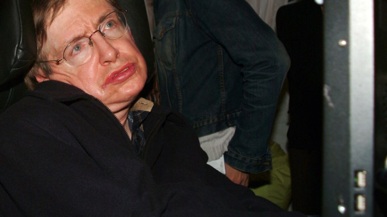 Twitter Reacts to Stephen Hawking's Death With Heartfelt, Universe-Inspired Tributes