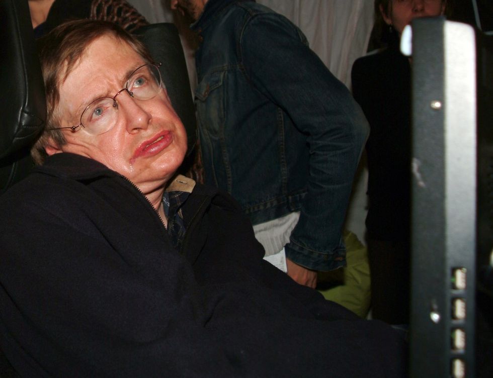 Twitter Reacts to Stephen Hawking's Death With Heartfelt, Universe-Inspired Tributes