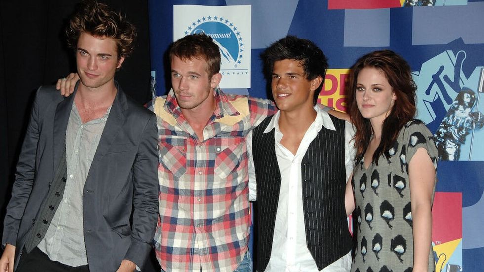 Taylor lautner and twilight cast 1024x576