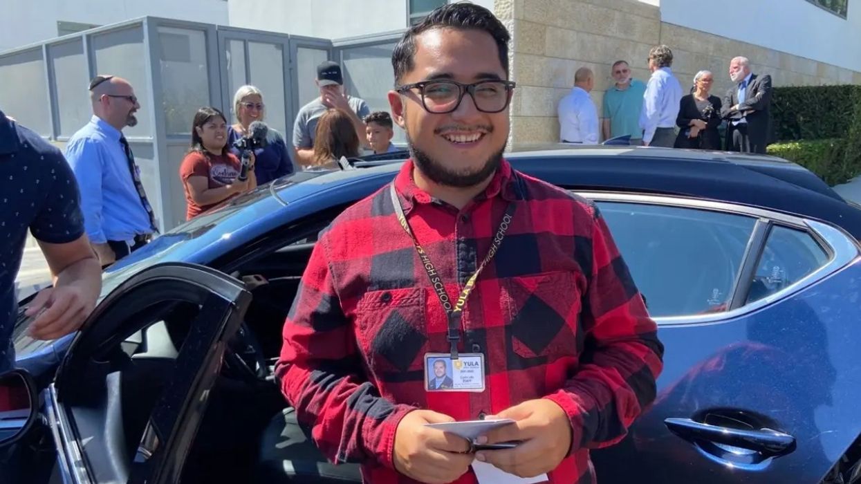 Math Teacher Who Commutes Four Hours Every Day Gets Life-Changing Surprise from Students