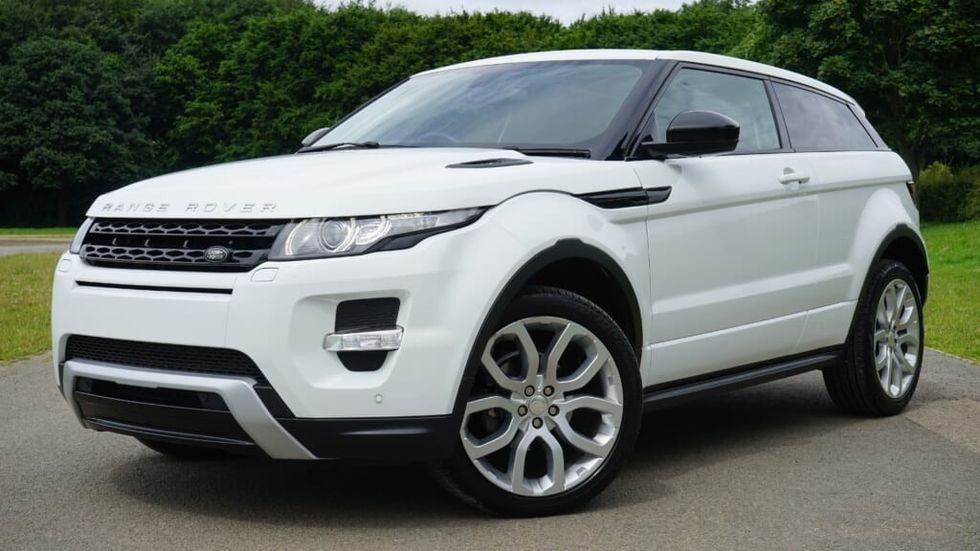 white range rover car
