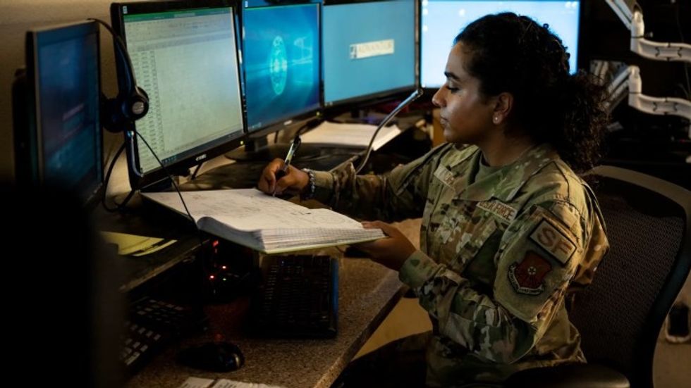woman in air force uniform