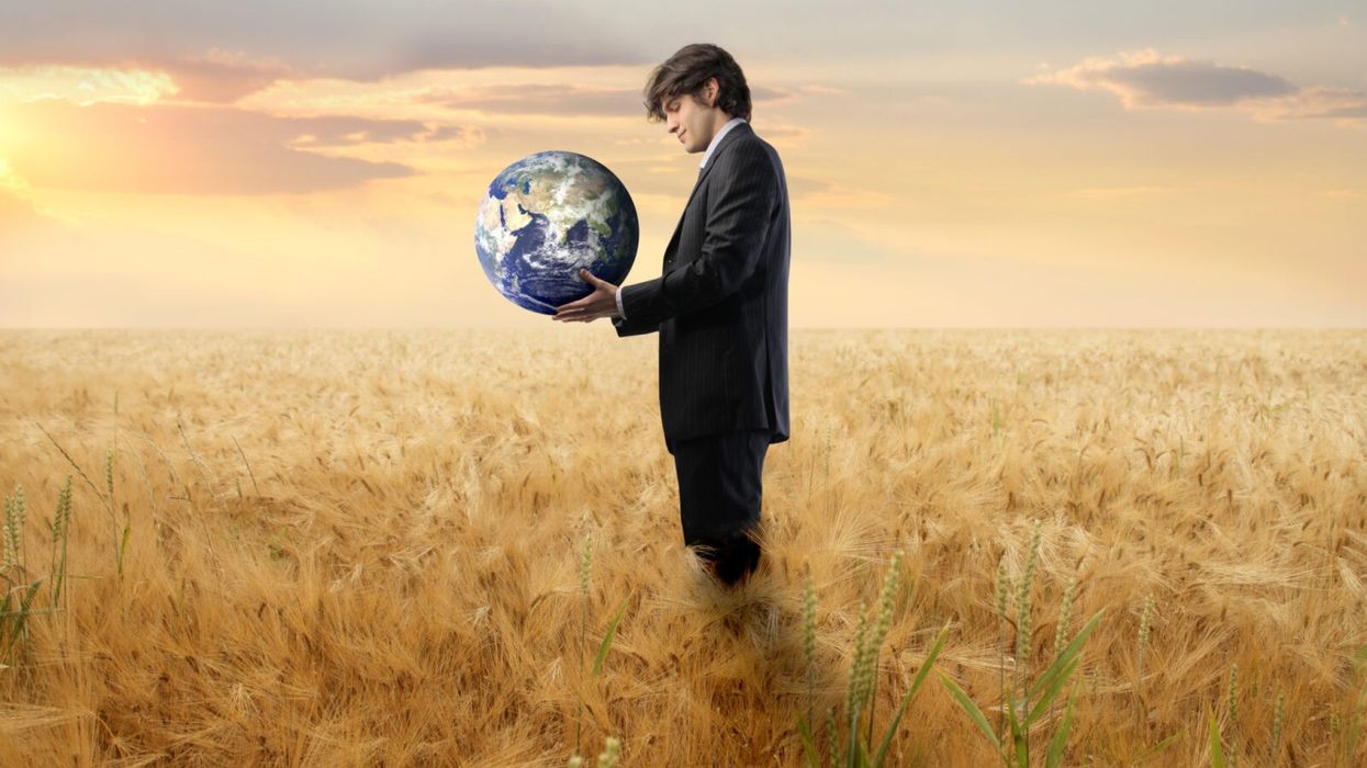 5 Reasons Working Abroad Is the Perfect Career Move