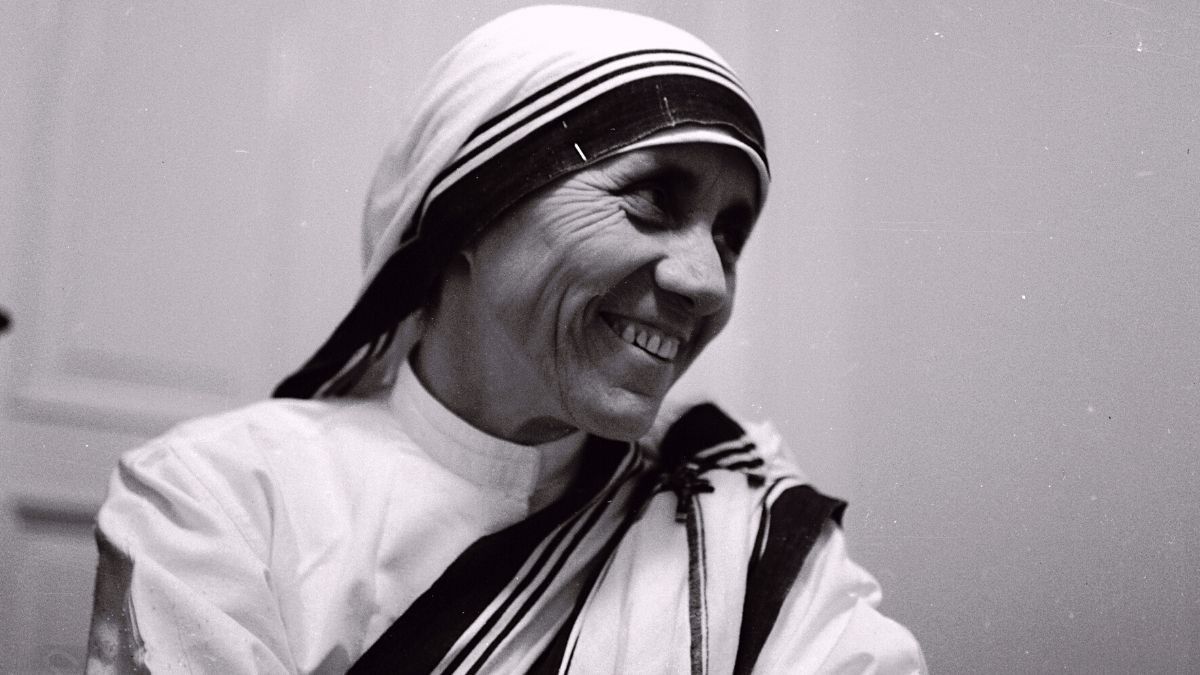 mother teresa helping quotes