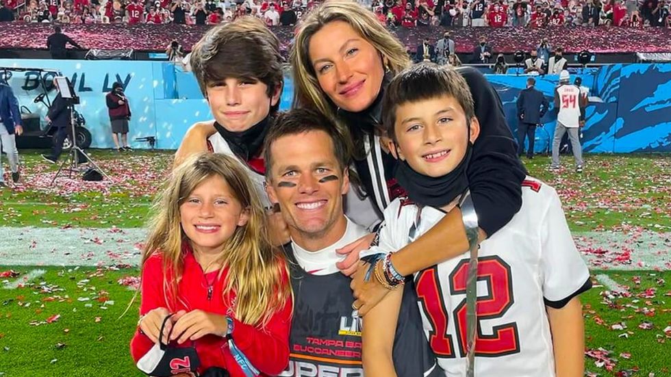 Tom Brady and Gisele with kids at super bowl