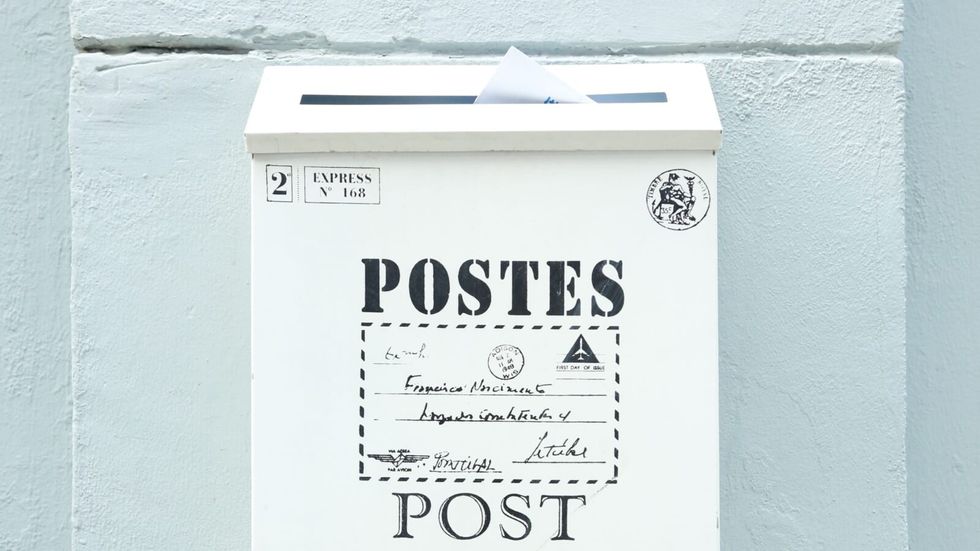 white mail box 