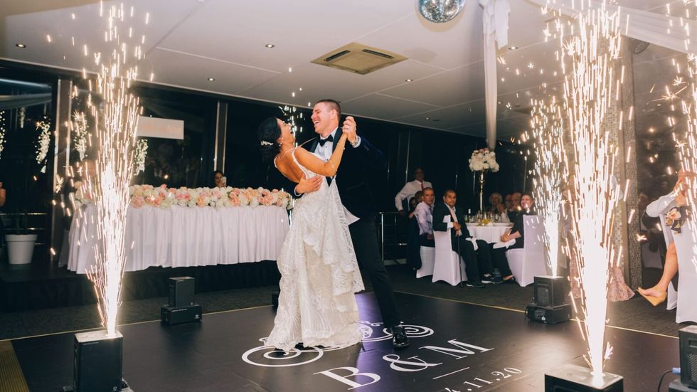 Woman Flies to Grandfather After Her Wedding So She Can Have Her First Dance With Him