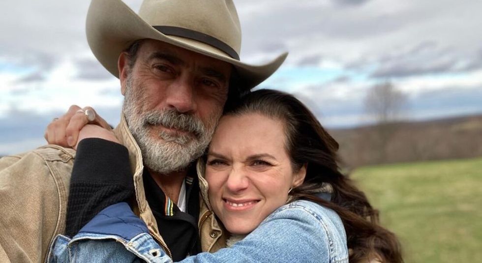 Jeffrey Dean Morgan in cowboy hat hugging wife Hilarie i