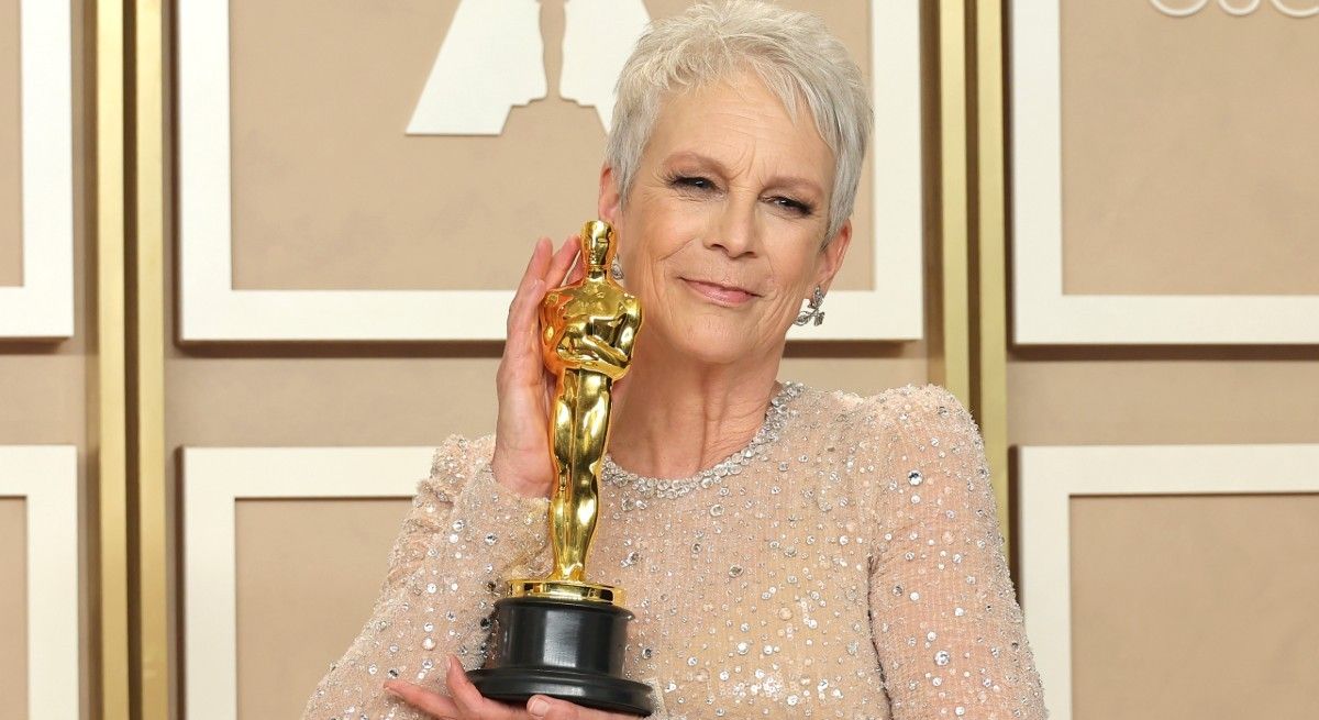 Jamie Lee Curtis winning her first Oscar