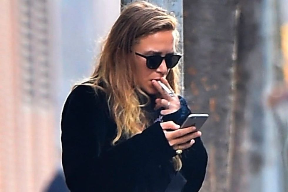 Mary-Kate Smoking in NYC